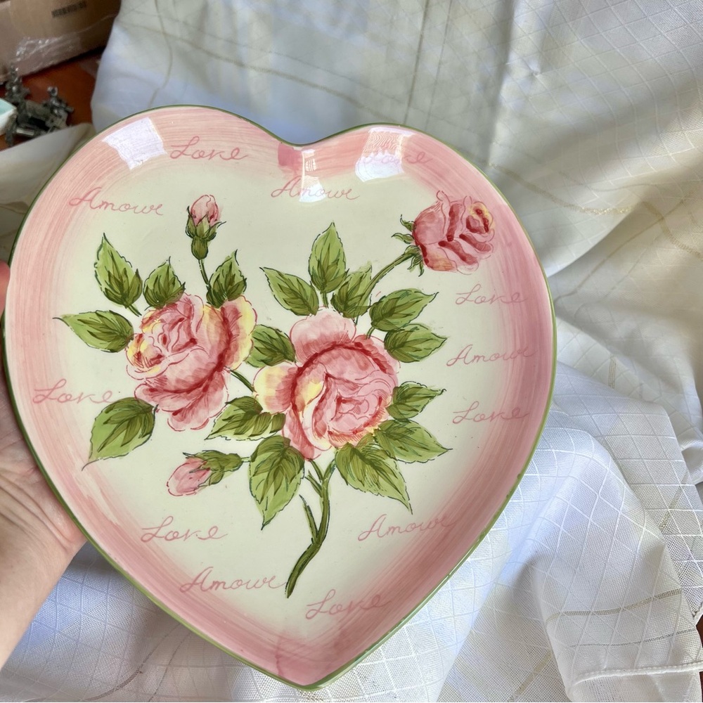 Amore Rose Vintage Heart-Shaped Plate Trinket Dish with Pink Roses